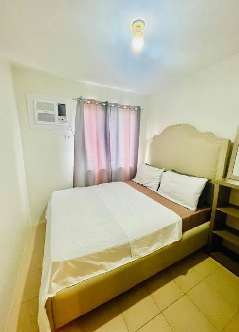 Two Bedroom In A Great Location Centrally Located Iloilo Esterno foto